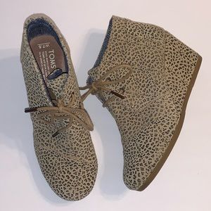 Toms Leopard Desert Wedge